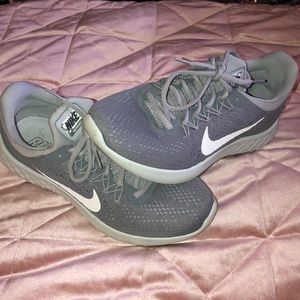 (BRAND NEW) Nike SKYELUX Sneakers